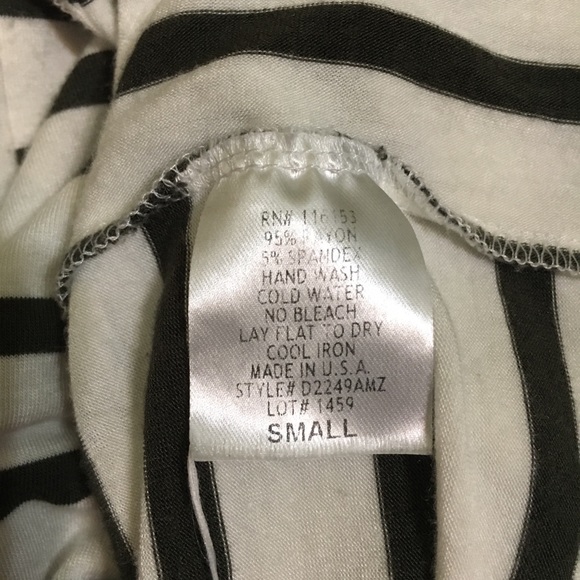 Thyme and Honey Striped V-neck Top - Picture 4 of 5